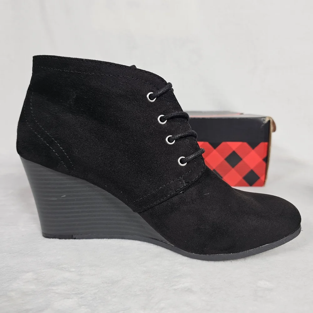 Women's Size 10 Arizona Jean Co. Lawrence Black Memory Foam Wedge Booties